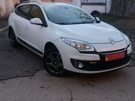 Рено Меган 2012 в Кременце на Automoto.ua Белый Рено Меган, объемом двигателя 1.5 л и пробегом 265 тыс. км за 6900 $, фото 1 на Automoto.ua