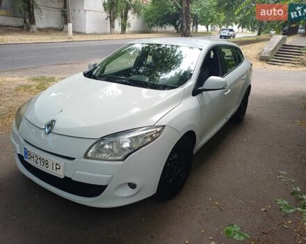Білий Рено Меган, об'ємом двигуна 1.5 л та пробігом 350 тис. км за 6000 $, фото 1 на Automoto.ua