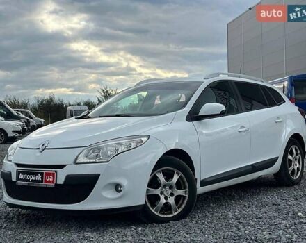 Рено Меган 2012 в Львове на Automoto.ua Белый Рено Меган, объемом двигателя 1.5 л и пробегом 240 тыс. км за 8190 $, фото 1 на Automoto.ua