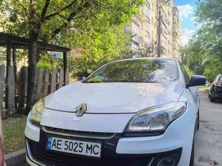 Білий Рено Меган, об'ємом двигуна 1.5 л та пробігом 250 тис. км за 6981 $, фото 1 на Automoto.ua