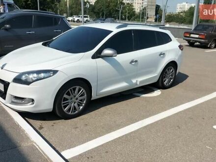 Рено Меган 2012 в Харькове на Automoto.ua Белый Рено Меган, объемом двигателя 1.5 л и пробегом 300 тыс. км за 7800 $, фото 1 на Automoto.ua