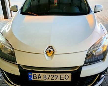 Белый Рено Меган, объемом двигателя 1.5 л и пробегом 330 тыс. км за 7500 $, фото 1 на Automoto.ua
