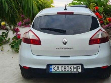Белый Рено Меган, объемом двигателя 1.5 л и пробегом 185 тыс. км за 5300 $, фото 1 на Automoto.ua