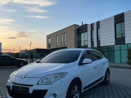 Білий Рено Меган, об'ємом двигуна 1.46 л та пробігом 278 тис. км за 5600 $, фото 1 на Automoto.ua