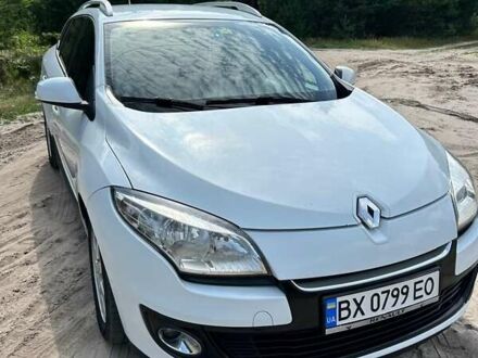 Рено Меган 2012 в Славуте на Automoto.ua Белый Рено Меган, объемом двигателя 1.5 л и пробегом 287 тыс. км за 7090 $, фото 1 на Automoto.ua