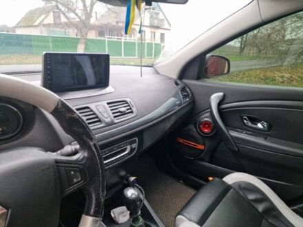 Белый Рено Меган, объемом двигателя 1.5 л и пробегом 327 тыс. км за 8000 $, фото 1 на Automoto.ua