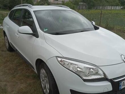 Белый Рено Меган, объемом двигателя 1.5 л и пробегом 200 тыс. км за 7600 $, фото 1 на Automoto.ua