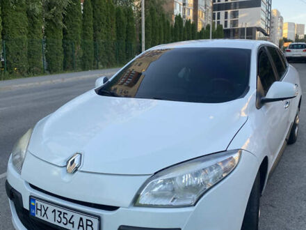Рено Меган 2012 в Хмельницком на Automoto.ua Белый Рено Меган, объемом двигателя 1.46 л и пробегом 280 тыс. км за 5800 $, фото 1 на Automoto.ua