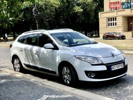 Рено Меган 2012 в Ужгороде на Automoto.ua Белый Рено Меган, объемом двигателя 1.46 л и пробегом 290 тыс. км за 6900 $, фото 1 на Automoto.ua