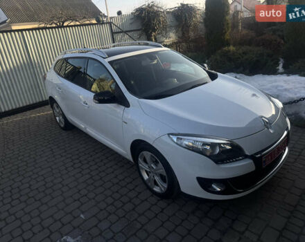 Білий Рено Меган, об'ємом двигуна 1.5 л та пробігом 237 тис. км за 8999 $, фото 1 на Automoto.ua