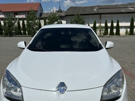 Рено Меган 2012 в Львове на Automoto.ua Белый Рено Меган, объемом двигателя 1.5 л и пробегом 271 тыс. км за 6800 $, фото 1 на Automoto.ua