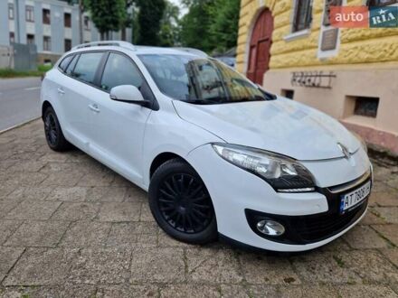 Рено Меган 2012 в Калуше на Automoto.ua Белый Рено Меган, объемом двигателя 1.5 л и пробегом 244 тыс. км за 7600 $, фото 1 на Automoto.ua