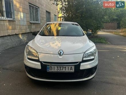 Белый Рено Меган, объемом двигателя 1.5 л и пробегом 256 тыс. км за 7224 $, фото 1 на Automoto.ua