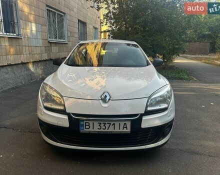 Белый Рено Меган, объемом двигателя 1.5 л и пробегом 256 тыс. км за 7224 $, фото 1 на Automoto.ua