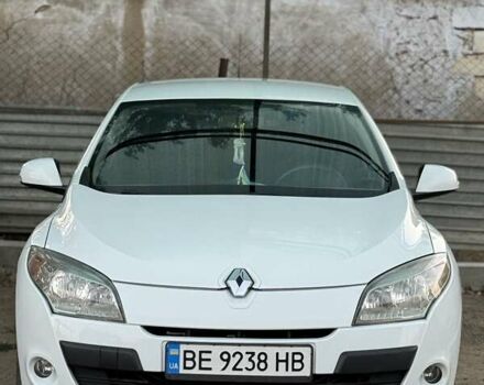 Білий Рено Меган, об'ємом двигуна 1.46 л та пробігом 241 тис. км за 7800 $, фото 1 на Automoto.ua