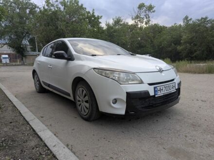 Білий Рено Меган, об'ємом двигуна 1.5 л та пробігом 270 тис. км за 4522 $, фото 1 на Automoto.ua