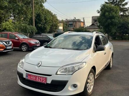 Рено Меган 2012 в Добровеличковке на Automoto.ua Белый Рено Меган, объемом двигателя 1.6 л и пробегом 267 тыс. км за 7100 $, фото 1 на Automoto.ua