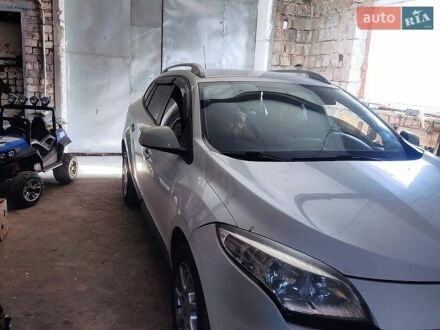 Белый Рено Меган, объемом двигателя 1.5 л и пробегом 270 тыс. км за 7200 $, фото 1 на Automoto.ua