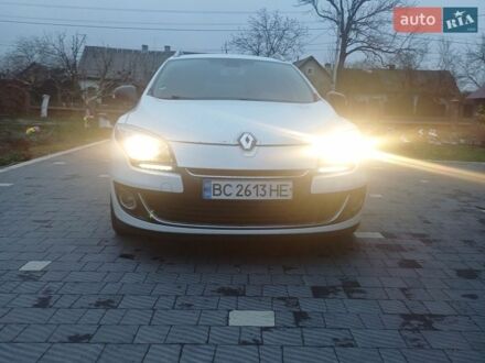 Белый Рено Меган, объемом двигателя 1.46 л и пробегом 235 тыс. км за 7700 $, фото 1 на Automoto.ua