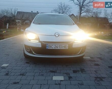 Белый Рено Меган, объемом двигателя 1.46 л и пробегом 235 тыс. км за 7700 $, фото 1 на Automoto.ua