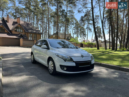 Белый Рено Меган, объемом двигателя 1.5 л и пробегом 210 тыс. км за 6200 $, фото 1 на Automoto.ua