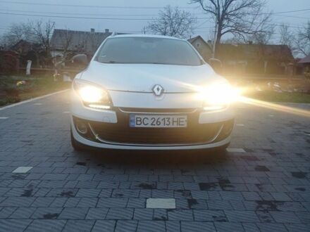 Білий Рено Меган, об'ємом двигуна 1.46 л та пробігом 235 тис. км за 6800 $, фото 1 на Automoto.ua