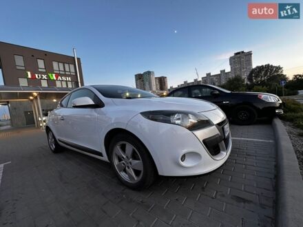 Білий Рено Меган, об'ємом двигуна 2 л та пробігом 123 тис. км за 7500 $, фото 1 на Automoto.ua