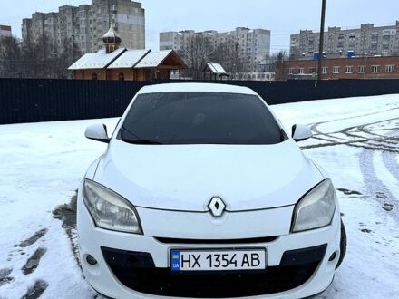 Білий Рено Меган, об'ємом двигуна 1.5 л та пробігом 30000 тис. км за 4800 $, фото 1 на Automoto.ua