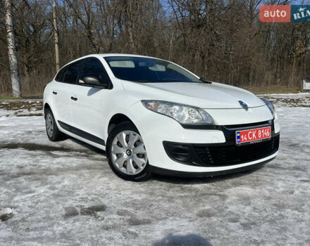 Белый Рено Меган, объемом двигателя 1.6 л и пробегом 98 тыс. км за 7800 $, фото 1 на Automoto.ua