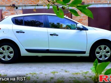 Белый Рено Меган, объемом двигателя 1.5 л и пробегом 165 тыс. км за 7000 $, фото 1 на Automoto.ua
