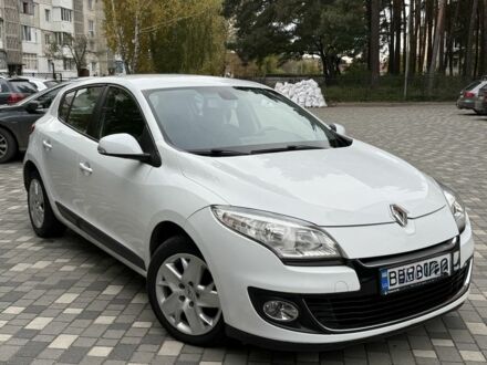 Рено Меган 2012 в Славуте на Automoto.ua Белый Рено Меган, объемом двигателя 1.5 л и пробегом 214 тыс. км за 7840 $, фото 1 на Automoto.ua