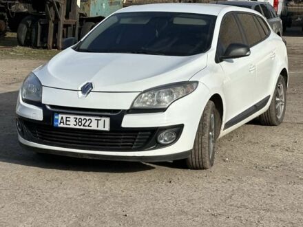 Рено Меган 2013 в Лозовой на Automoto.ua Белый Рено Меган, объемом двигателя 1.5 л и пробегом 255 тыс. км за 6700 $, фото 1 на Automoto.ua