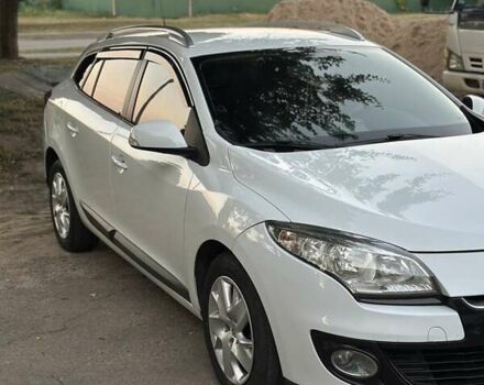 Білий Рено Меган, об'ємом двигуна 1.46 л та пробігом 215 тис. км за 7600 $, фото 1 на Automoto.ua