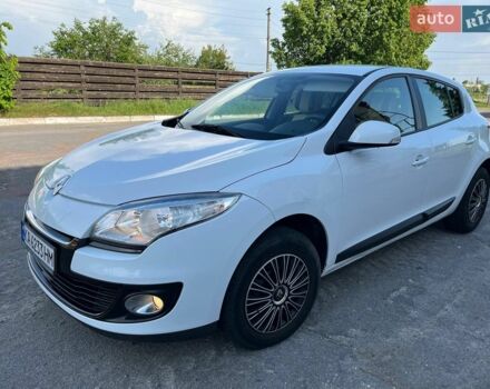 Белый Рено Меган, объемом двигателя 1.6 л и пробегом 146 тыс. км за 7800 $, фото 1 на Automoto.ua