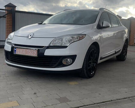 Рено Меган 2013 в Локачи на Automoto.ua Белый Рено Меган, объемом двигателя 1.5 л и пробегом 290 тыс. км за 7500 $, фото 1 на Automoto.ua