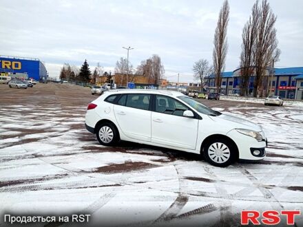 Рено Меган 2013 в Житомире на Automoto.ua Белый Рено Меган, объемом двигателя 15 л и пробегом 238 тыс. км за 6900 $, фото 1 на Automoto.ua