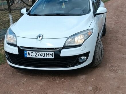 Рено Меган 2013 у Нововолинськ на Automoto.ua Білий Рено Меган, об'ємом двигуна 1.5 л та пробігом 239 тис. км за 7450 $, фото 1 на Automoto.ua