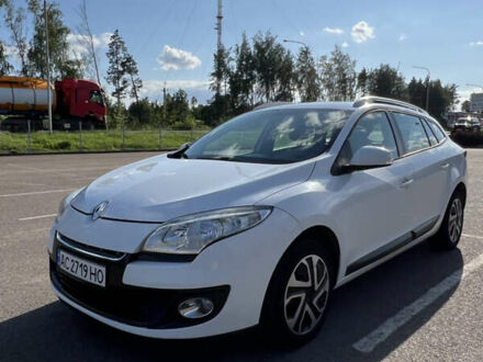 Белый Рено Меган, объемом двигателя 1.5 л и пробегом 250 тыс. км за 7600 $, фото 1 на Automoto.ua