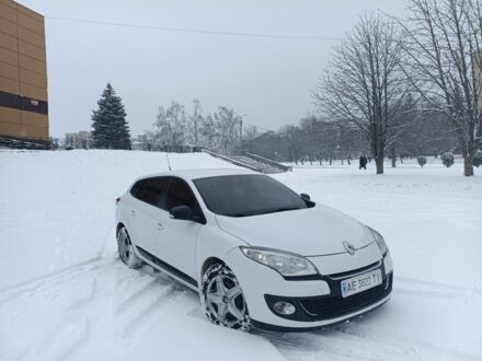 Белый Рено Меган, объемом двигателя 1.5 л и пробегом 267 тыс. км за 6600 $, фото 1 на Automoto.ua