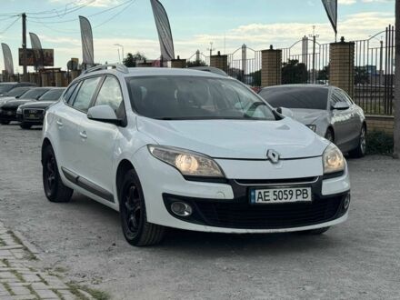 Белый Рено Меган, объемом двигателя 1.5 л и пробегом 251 тыс. км за 5700 $, фото 1 на Automoto.ua