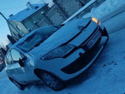 Белый Рено Меган, объемом двигателя 1.5 л и пробегом 284 тыс. км за 2999 $, фото 1 на Automoto.ua