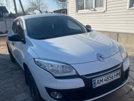Рено Меган 2013 в Казатине на Automoto.ua Белый Рено Меган, объемом двигателя 1.5 л и пробегом 278 тыс. км за 6400 $, фото 1 на Automoto.ua