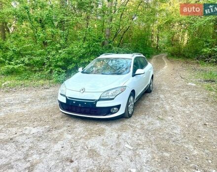 Белый Рено Меган, объемом двигателя 1.5 л и пробегом 190 тыс. км за 4500 $, фото 1 на Automoto.ua