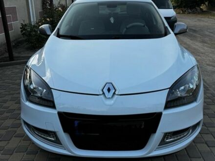 Белый Рено Меган, объемом двигателя 1.2 л и пробегом 170 тыс. км за 7800 $, фото 1 на Automoto.ua