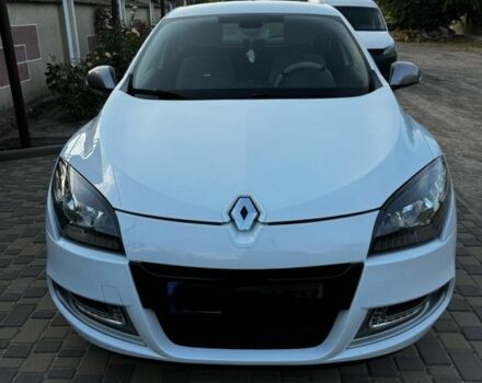 Белый Рено Меган, объемом двигателя 1.2 л и пробегом 170 тыс. км за 7800 $, фото 1 на Automoto.ua