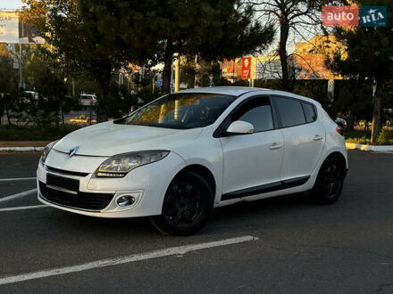 Рено Меган 2013 в Одессе на Automoto.ua Белый Рено Меган, объемом двигателя 1.46 л и пробегом 175 тыс. км за 5700 $, фото 1 на Automoto.ua