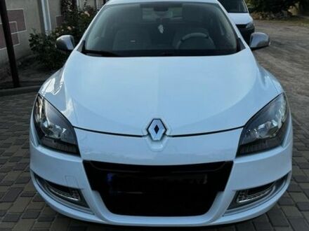 Белый Рено Меган, объемом двигателя 1.2 л и пробегом 170 тыс. км за 7800 $, фото 1 на Automoto.ua