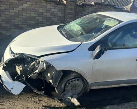 Белый Рено Меган, объемом двигателя 1.46 л и пробегом 325 тыс. км за 3500 $, фото 1 на Automoto.ua