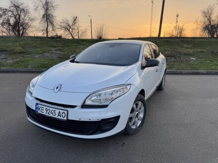 Белый Рено Меган, объемом двигателя 1.5 л и пробегом 217 тыс. км за 6800 $, фото 1 на Automoto.ua