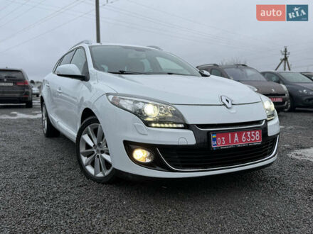 Белый Рено Меган, объемом двигателя 1.6 л и пробегом 200 тыс. км за 9500 $, фото 1 на Automoto.ua